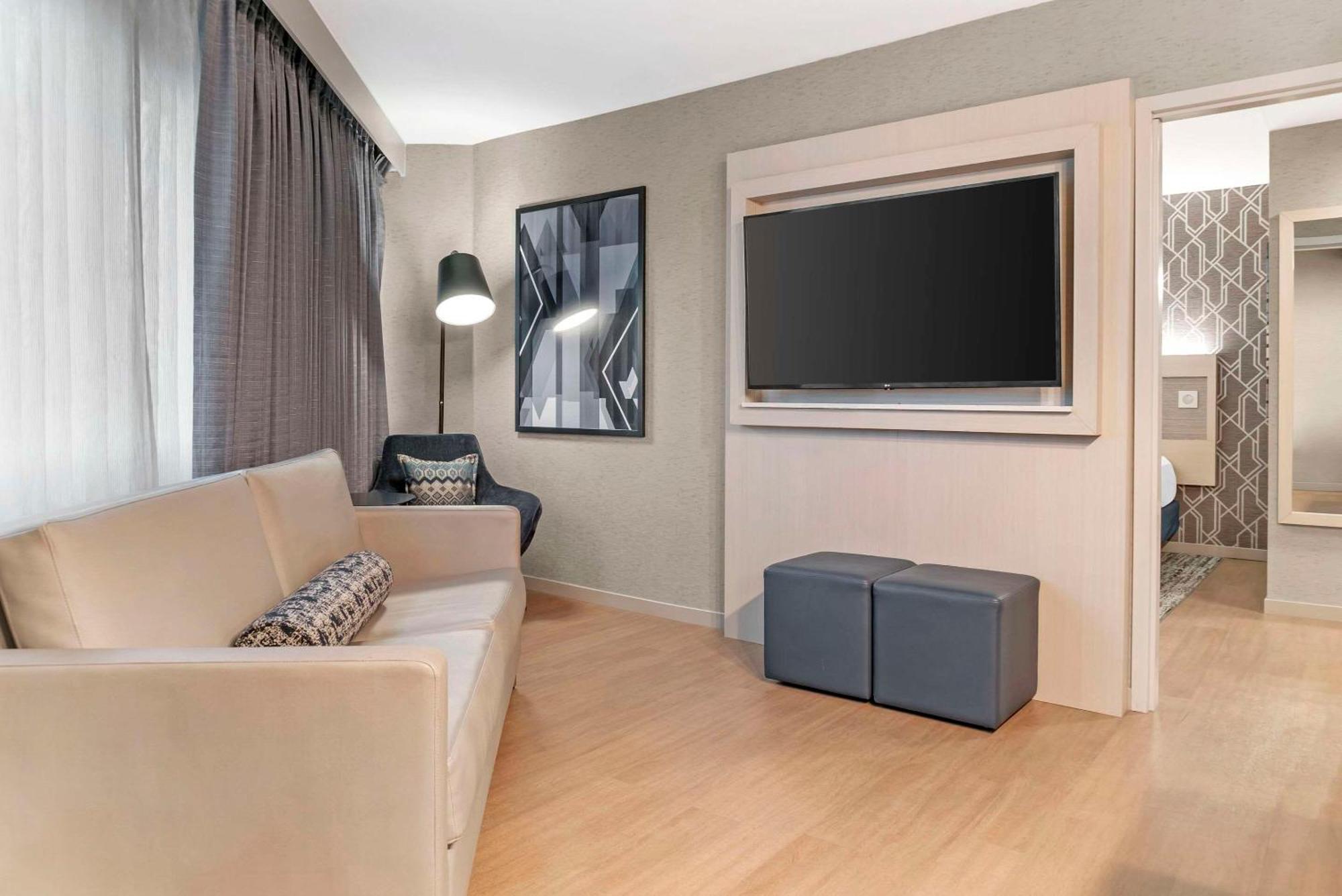 Radisson Plaza Hotel And Suites Kalamazoo Kültér fotó